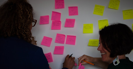 Phosphorescence au premier labo des salariées Par'Temps